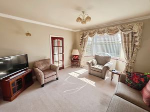 Lounge- click for photo gallery